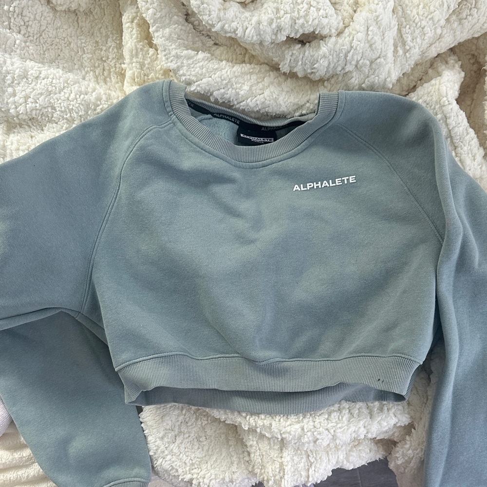 Alphalete Women's Sage Cropped Sweatshirt